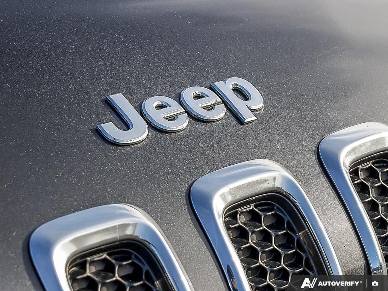 2015 Jeep Cherokee 4WD 4dr North Photo