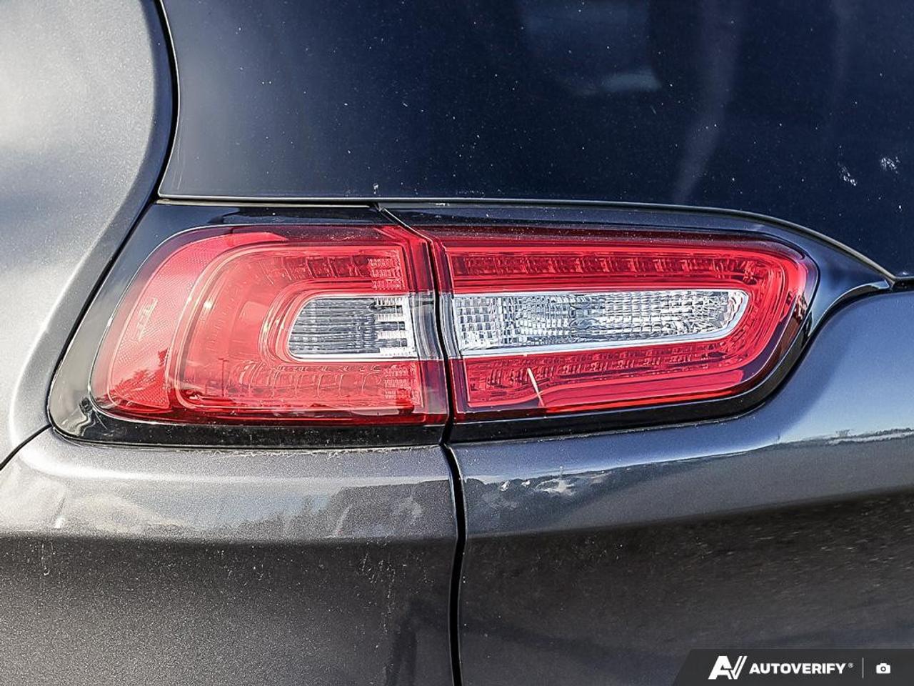 2015 Jeep Cherokee 4WD 4dr North Photo