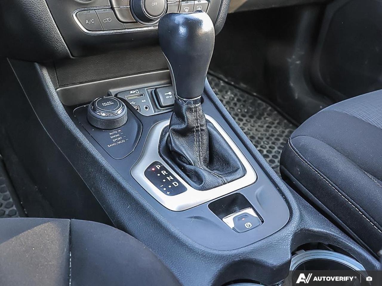 2015 Jeep Cherokee 4WD 4dr North Photo