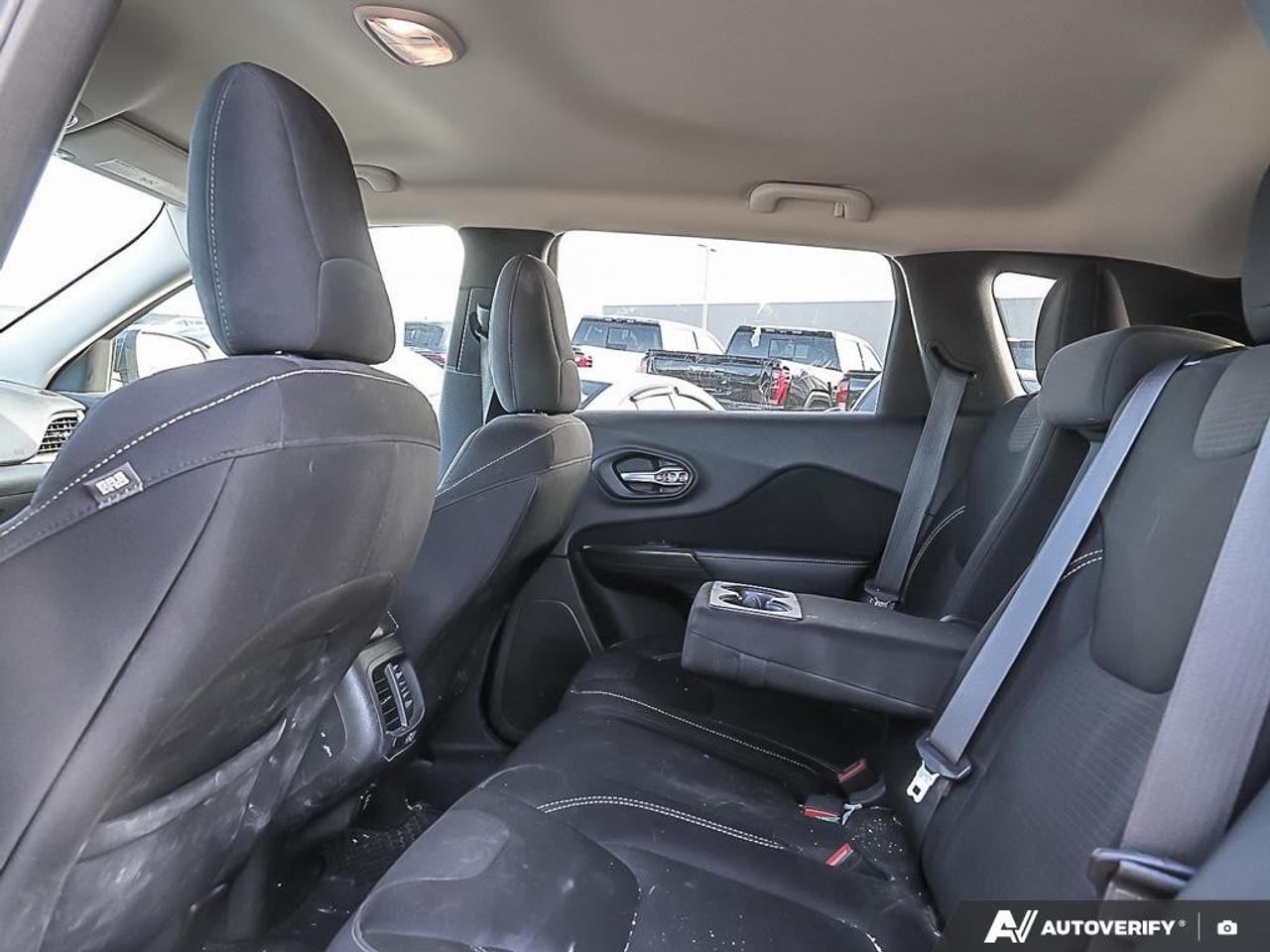 2015 Jeep Cherokee 4WD 4dr North Photo