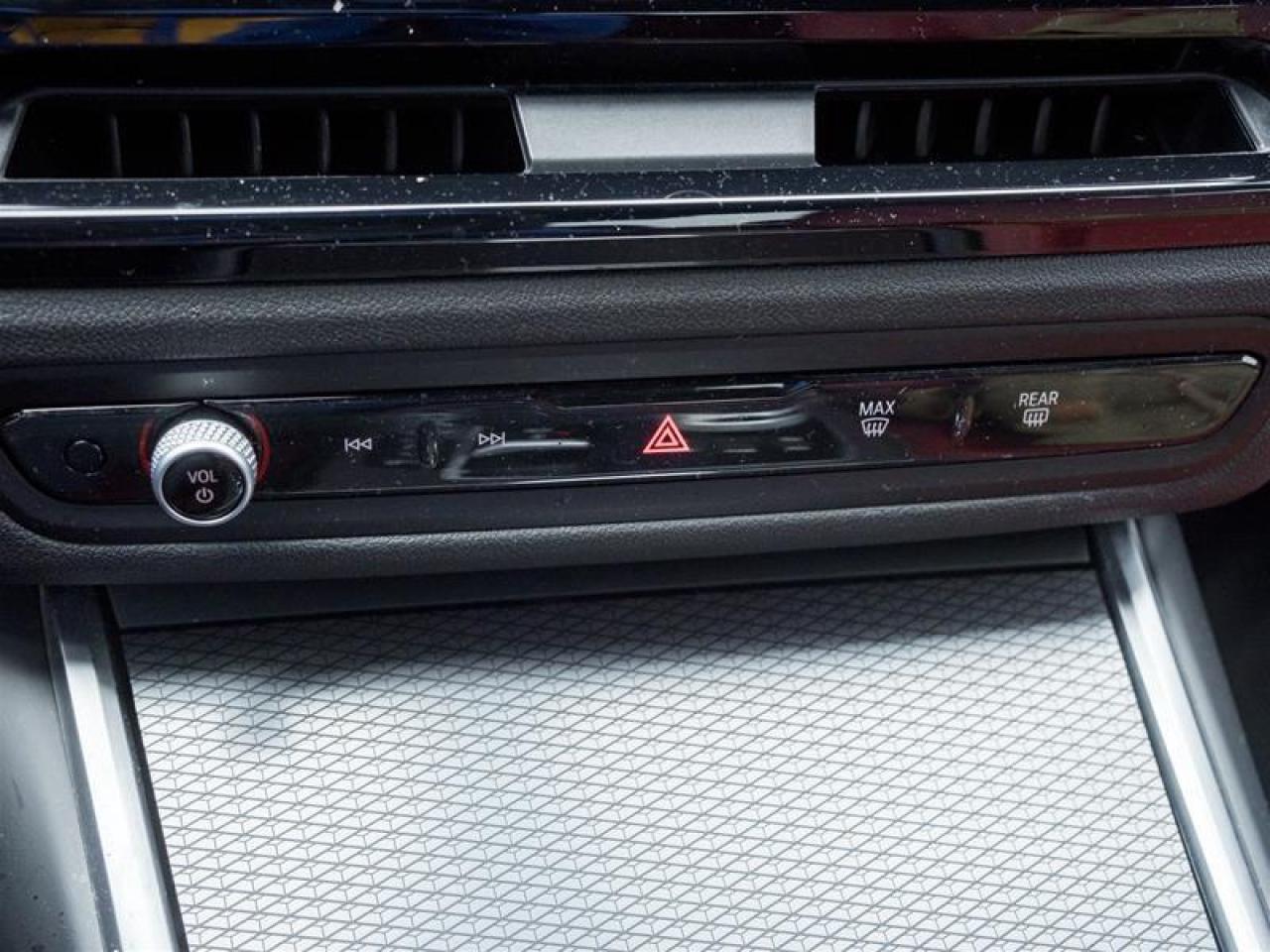 2025 BMW 330 i xDrive 4dr All-Wheel Drive Sedan Photo