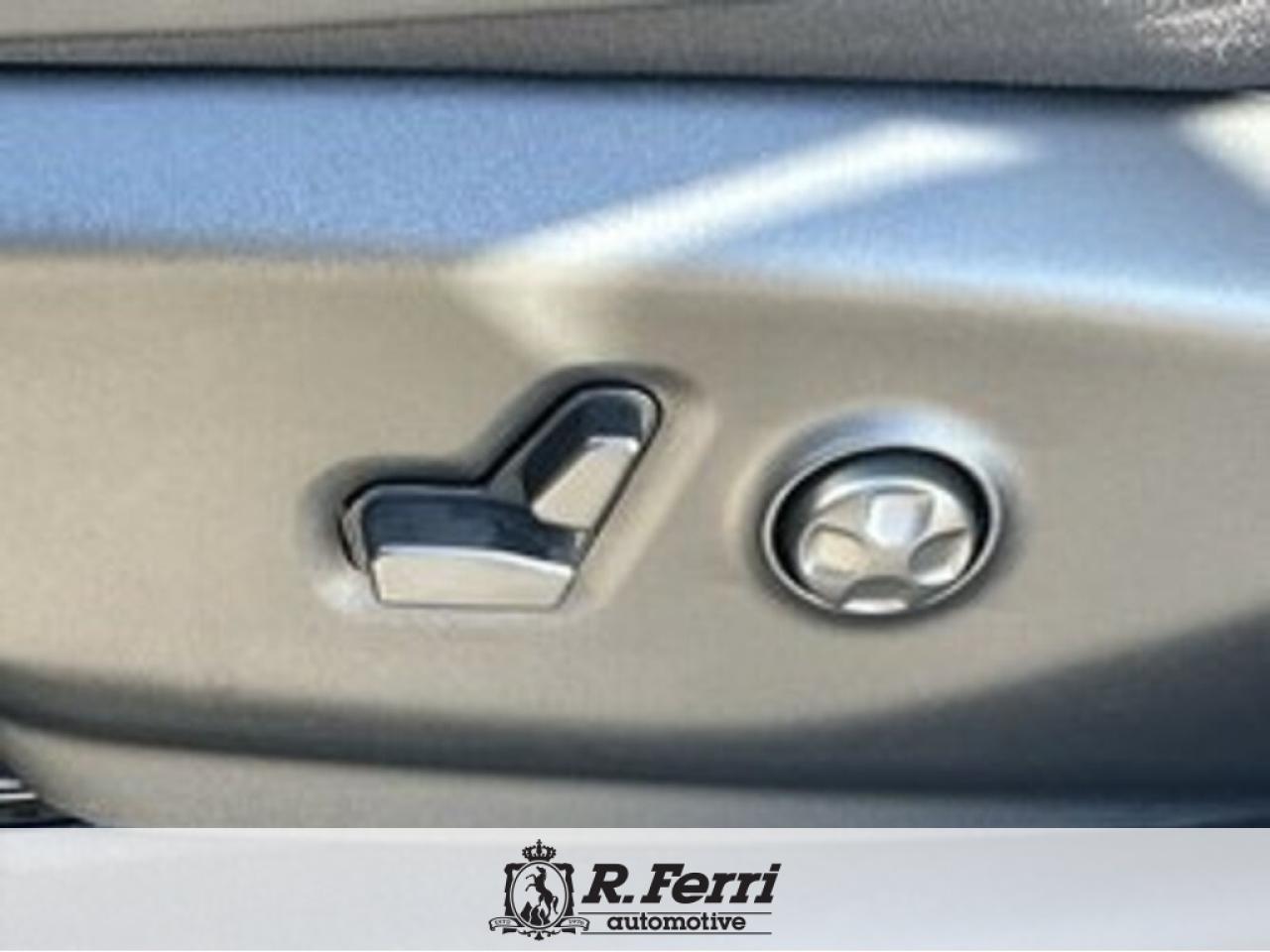 2026 Chrysler Pacifica Select Front-Wheel Drive Passenger Van Photo