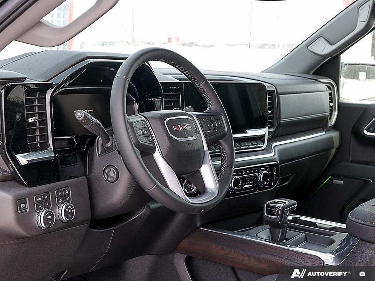 2026 GMC Sierra 1500 Crew Cab Short Box 4-Wheel Drive SLT Photo