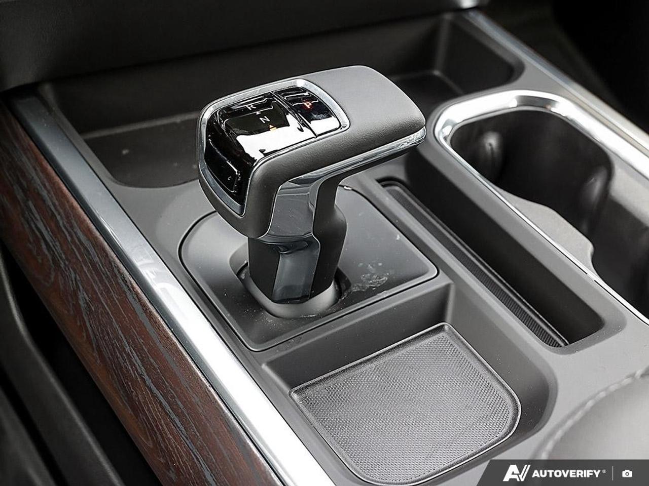 2026 GMC Sierra 1500 Crew Cab Short Box 4-Wheel Drive SLT Photo