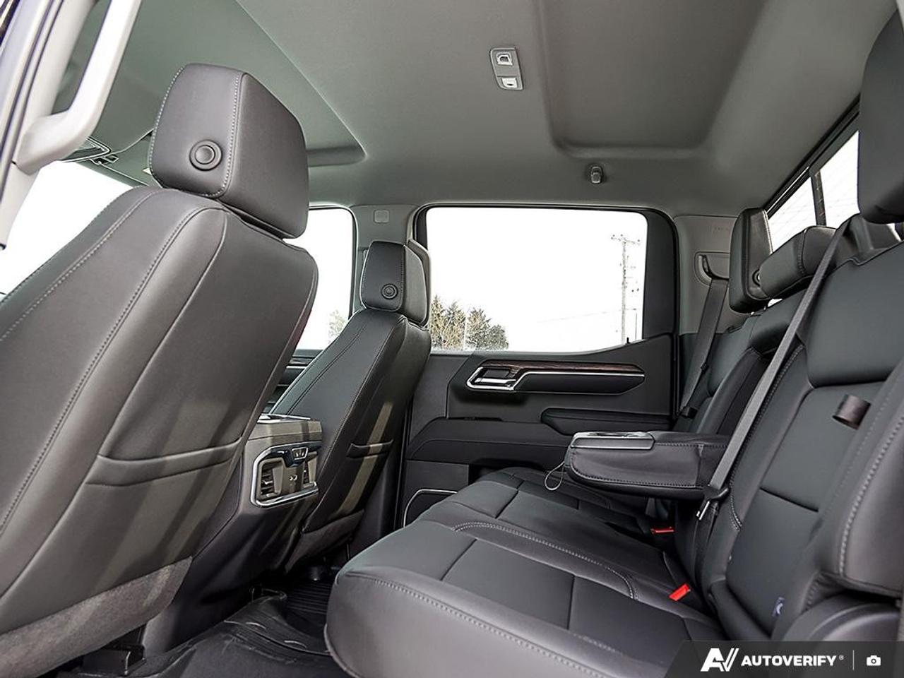 2026 GMC Sierra 1500 Crew Cab Short Box 4-Wheel Drive SLT Photo