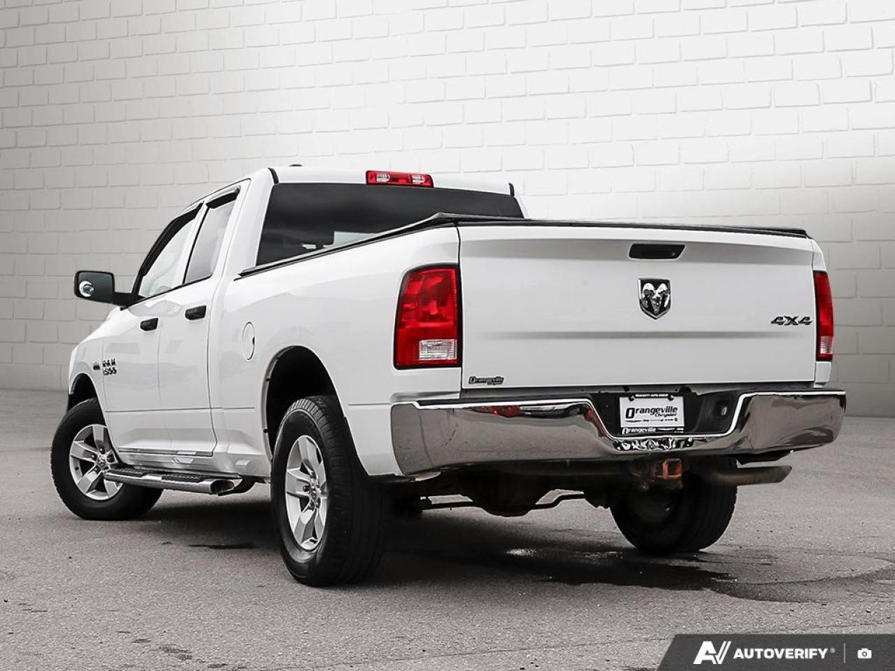 2016 RAM 1500 4WD Quad Cab 6.4 Ft Box ST Photo3