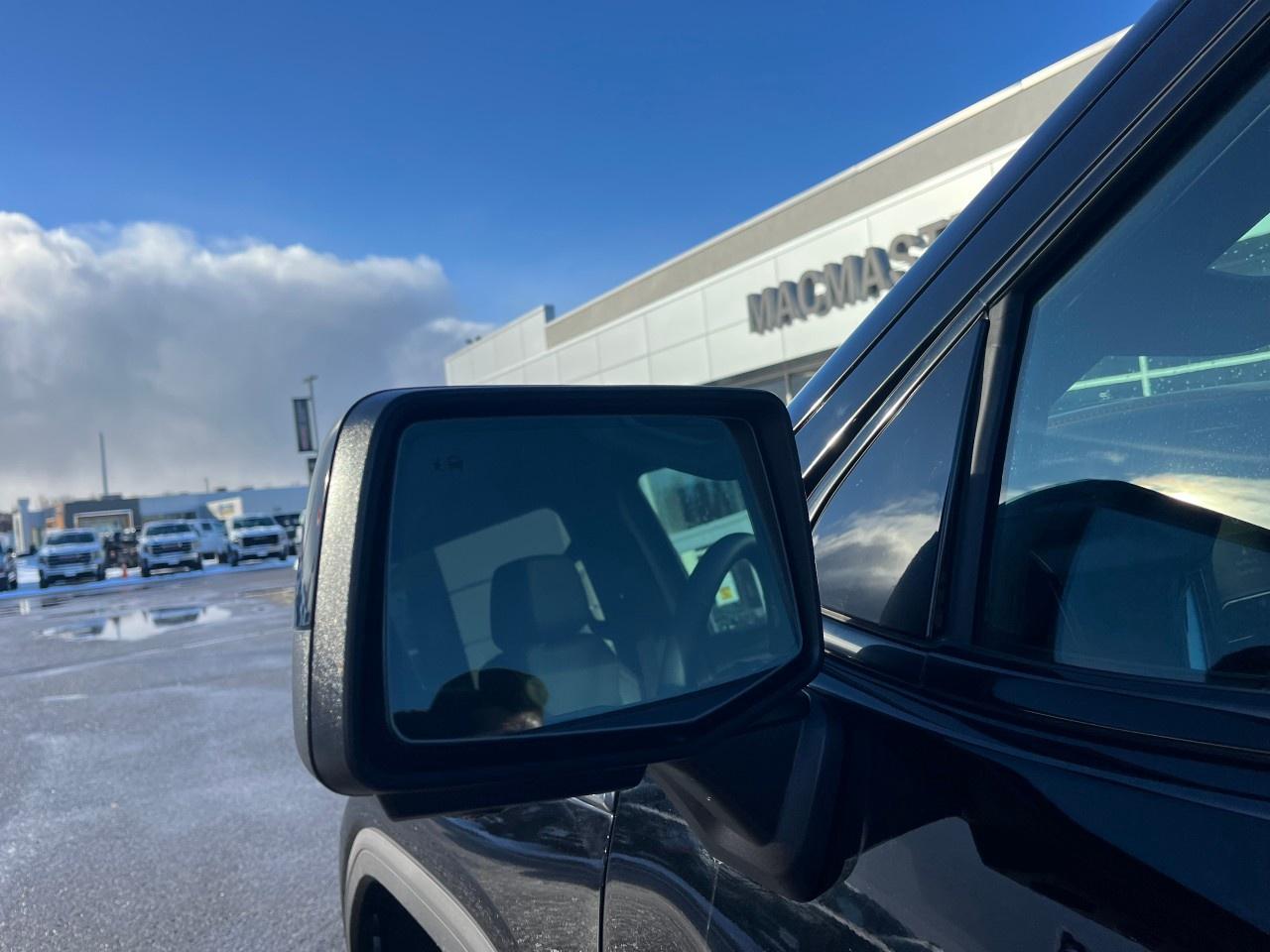 2025 GMC Sierra 1500 Crew Cab Short Box 4-Wheel Drive AT4 Photo