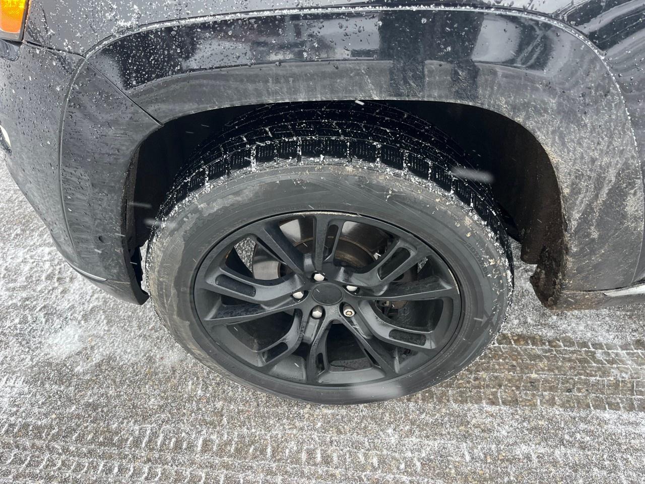 2017 Jeep Grand Cherokee 4WD 4dr Summit Photo2