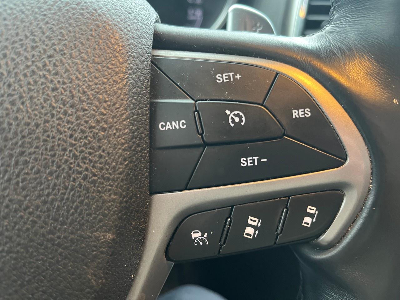 2017 Jeep Grand Cherokee 4WD 4dr Summit Photo