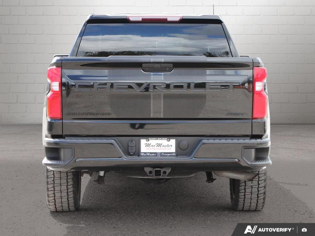 2020 Chevrolet Silverado 1500 Crew Cab Short Box 4-Wheel Drive RST Photo3