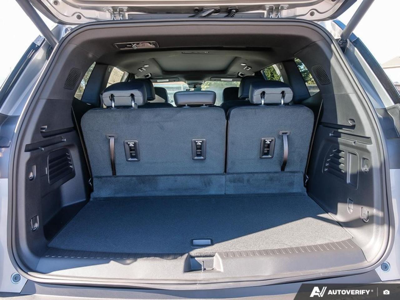 2026 GMC Acadia AWD AT4 Photo