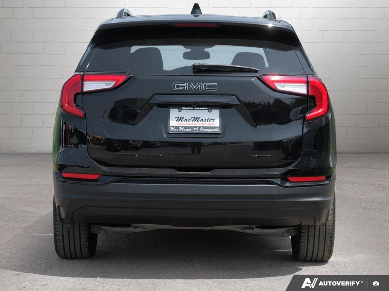 2023 GMC Terrain AWD SLE Photo