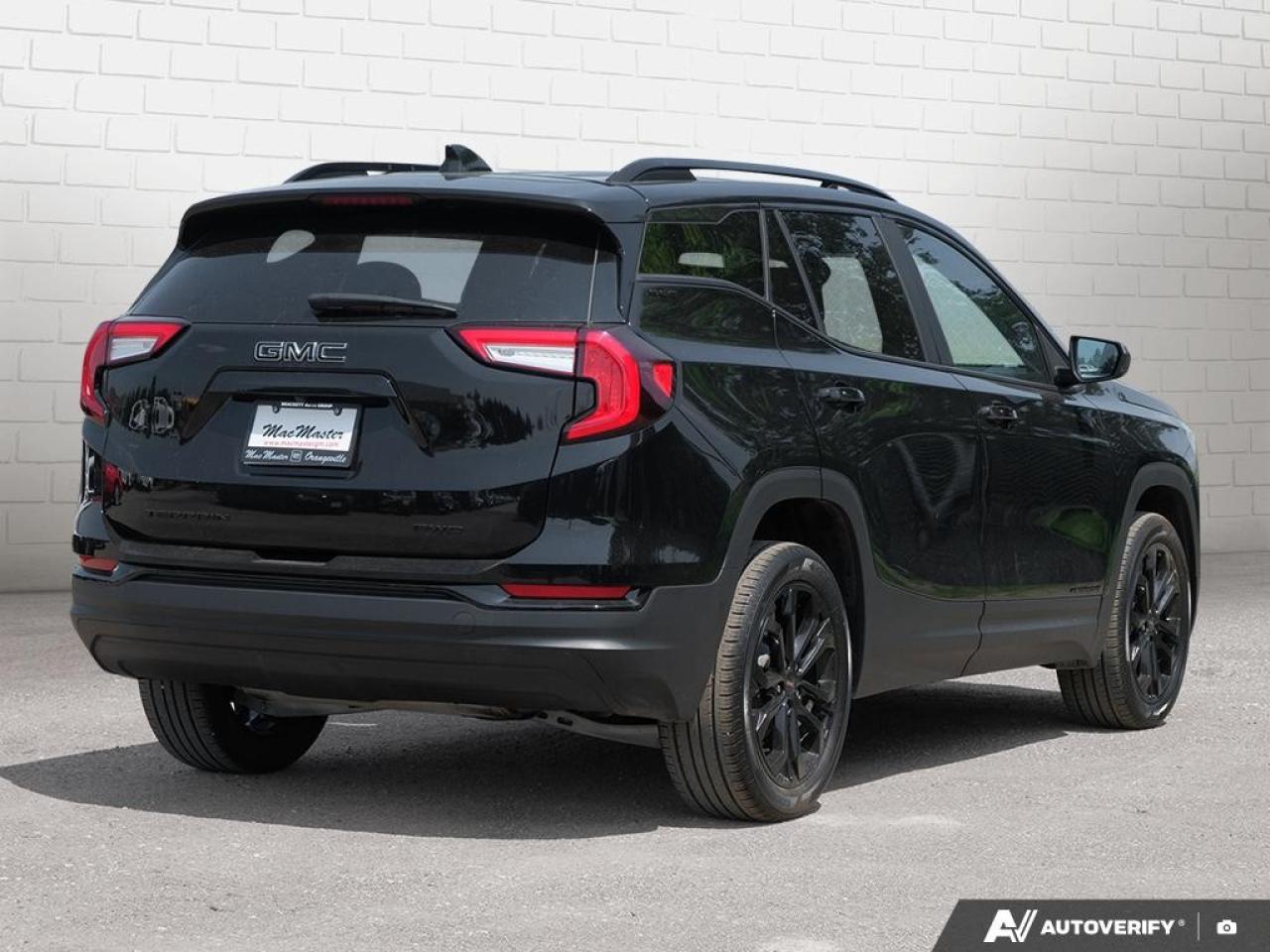 2023 GMC Terrain AWD SLE Photo