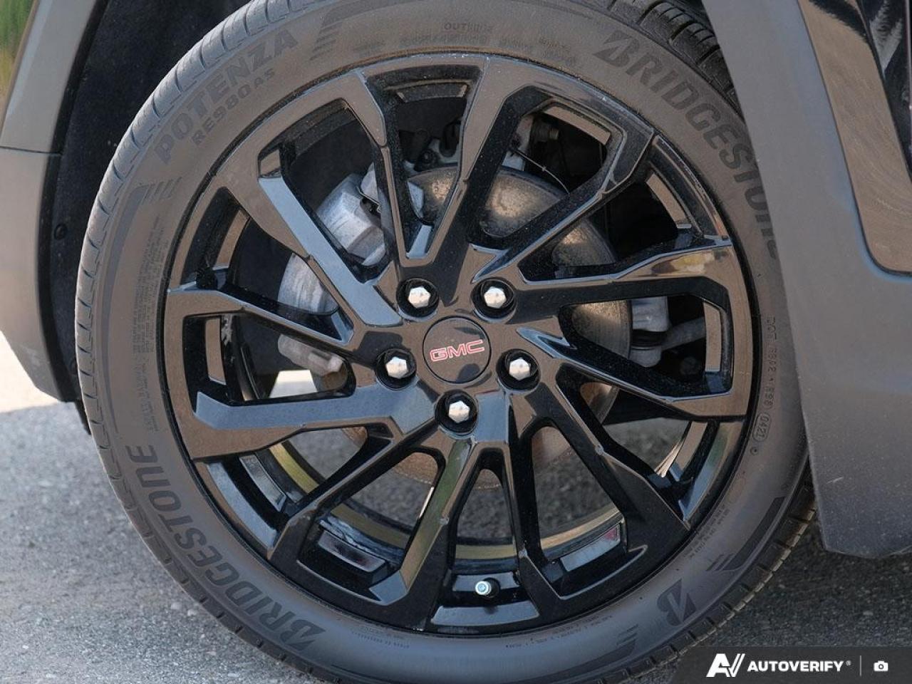 2023 GMC Terrain AWD SLE Photo