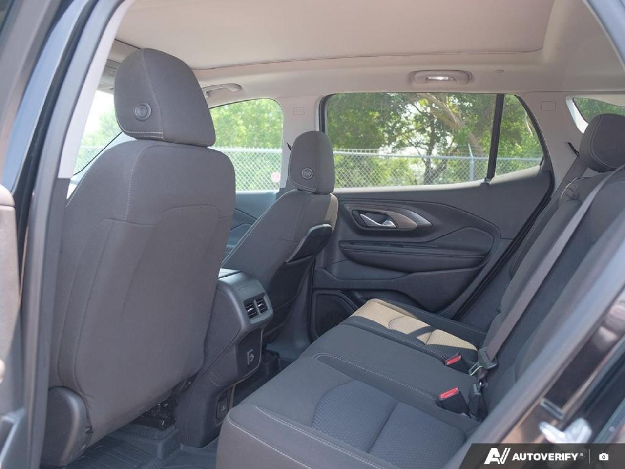 2023 GMC Terrain AWD SLE Photo