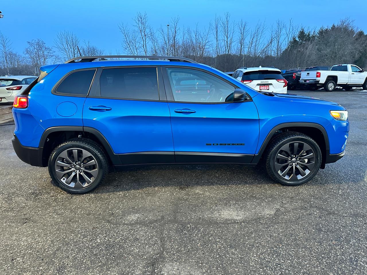 2021 Jeep Cherokee 80thAnniversary4X4 PanoRoof HTD-Leather NAV XM A/C Photo4