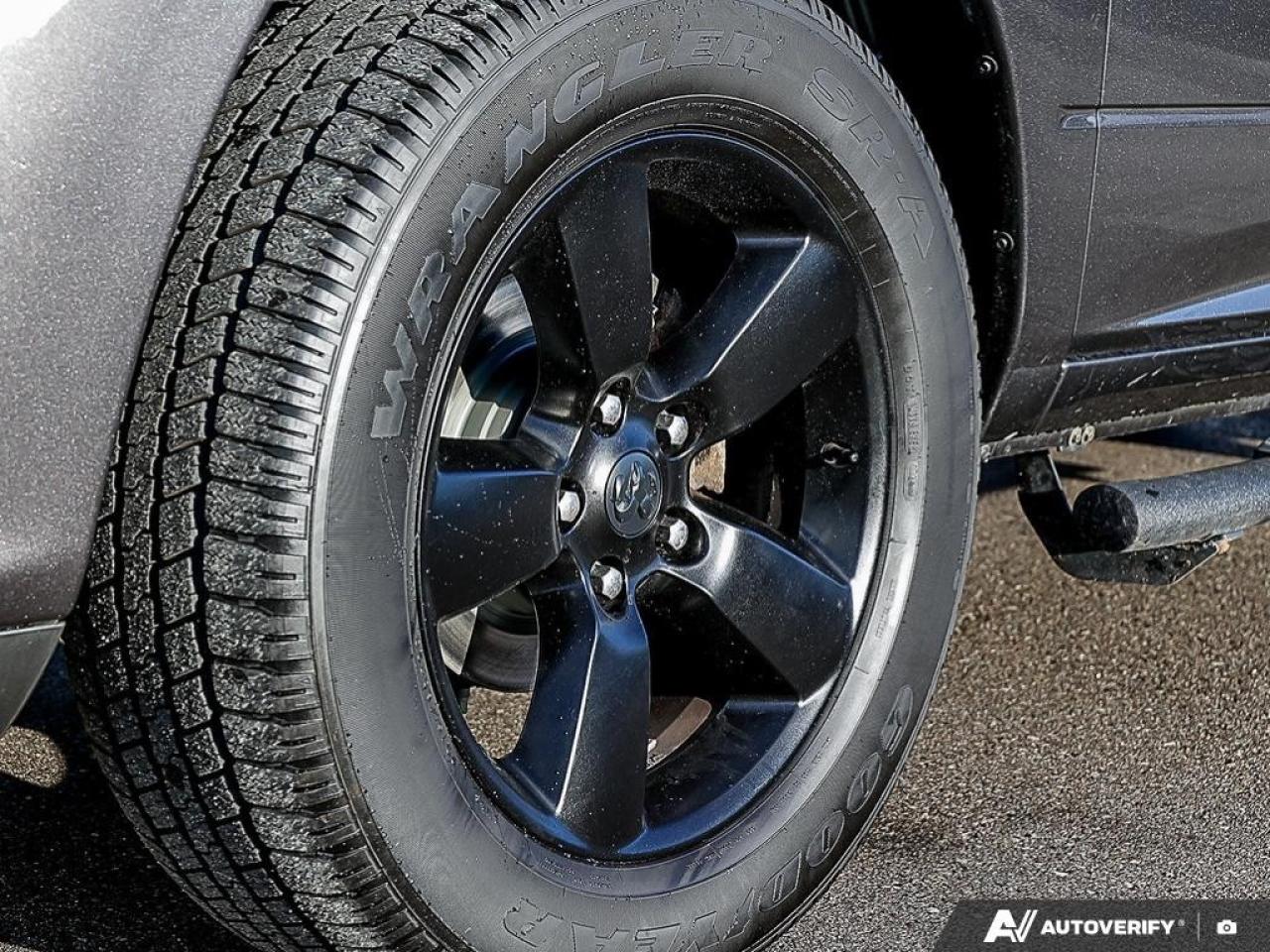 2019 RAM 1500 Classic EXPRESS 4X4 CREW CAB 5'7" BOX Photo