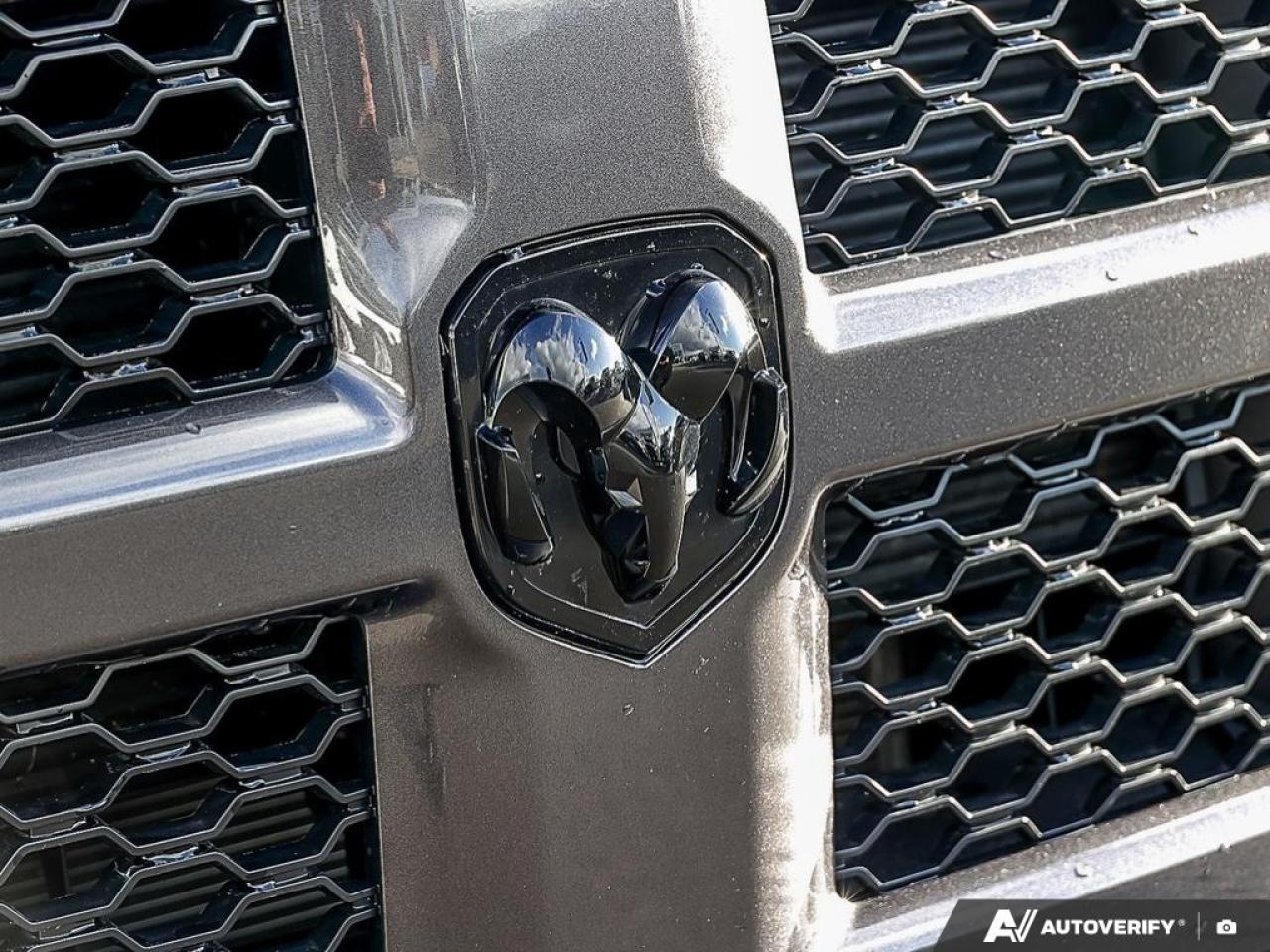 2019 RAM 1500 Classic EXPRESS 4X4 CREW CAB 5'7" BOX Photo