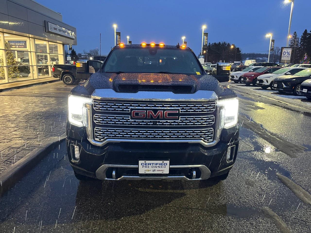 2021 GMC SIERRA 2500HD 4WD Crew Cab Standard Box Denali Photo