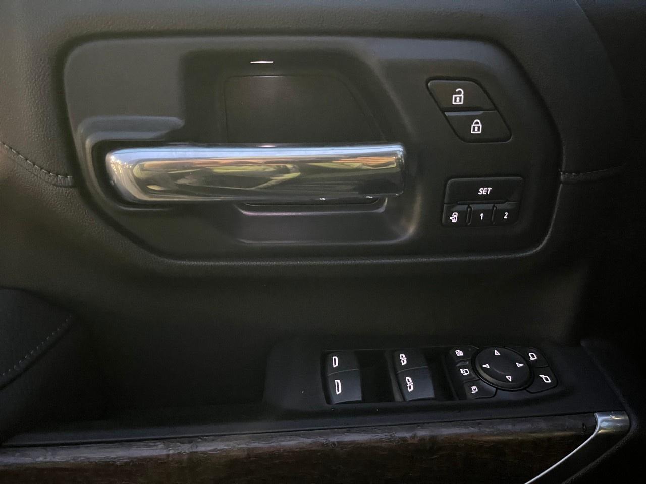 2021 GMC SIERRA 2500HD 4WD Crew Cab Standard Box Denali Photo