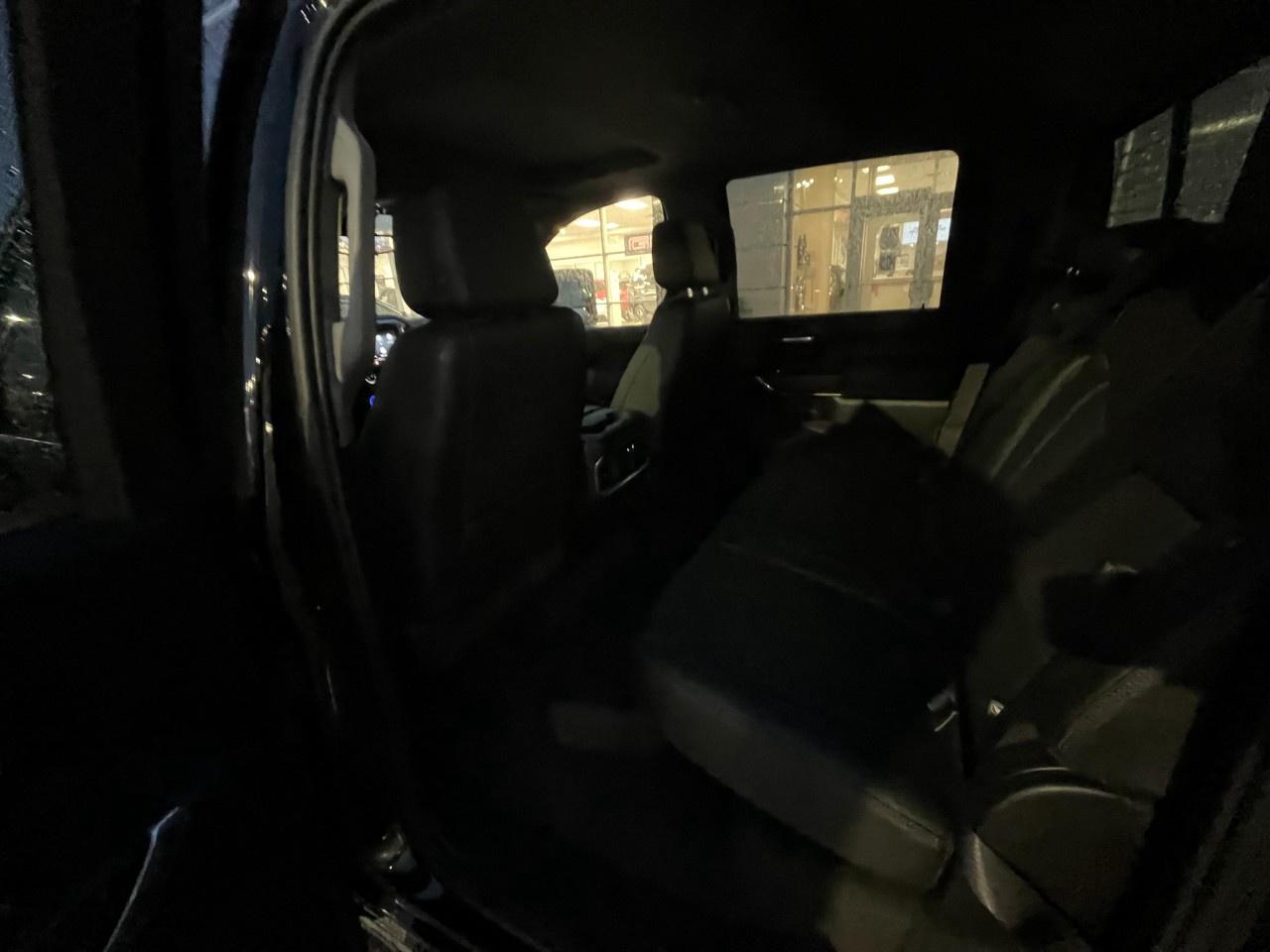 2021 GMC SIERRA 2500HD 4WD Crew Cab Standard Box Denali Photo