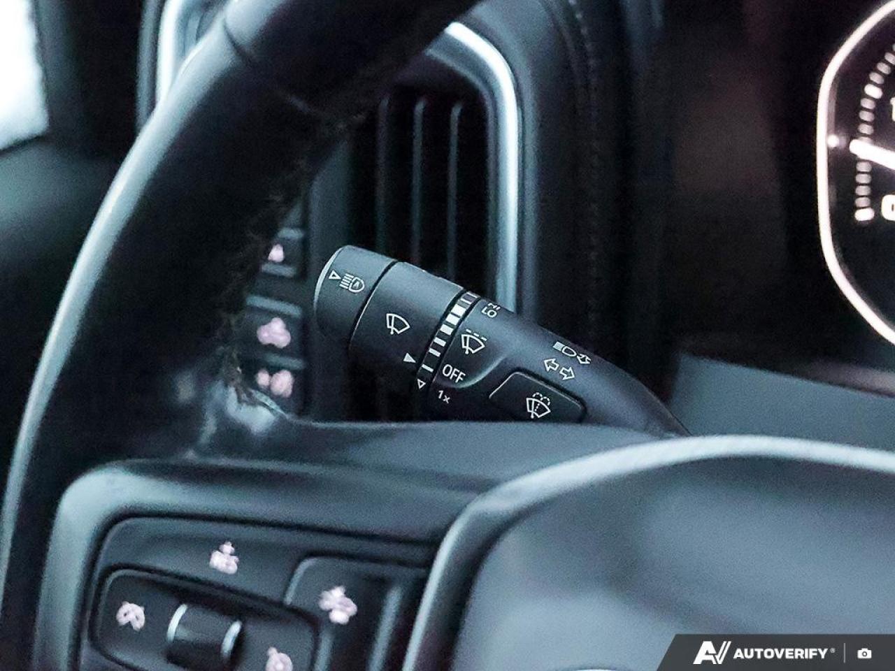 2021 GMC SIERRA 2500HD 4WD Crew Cab Standard Box Denali Photo