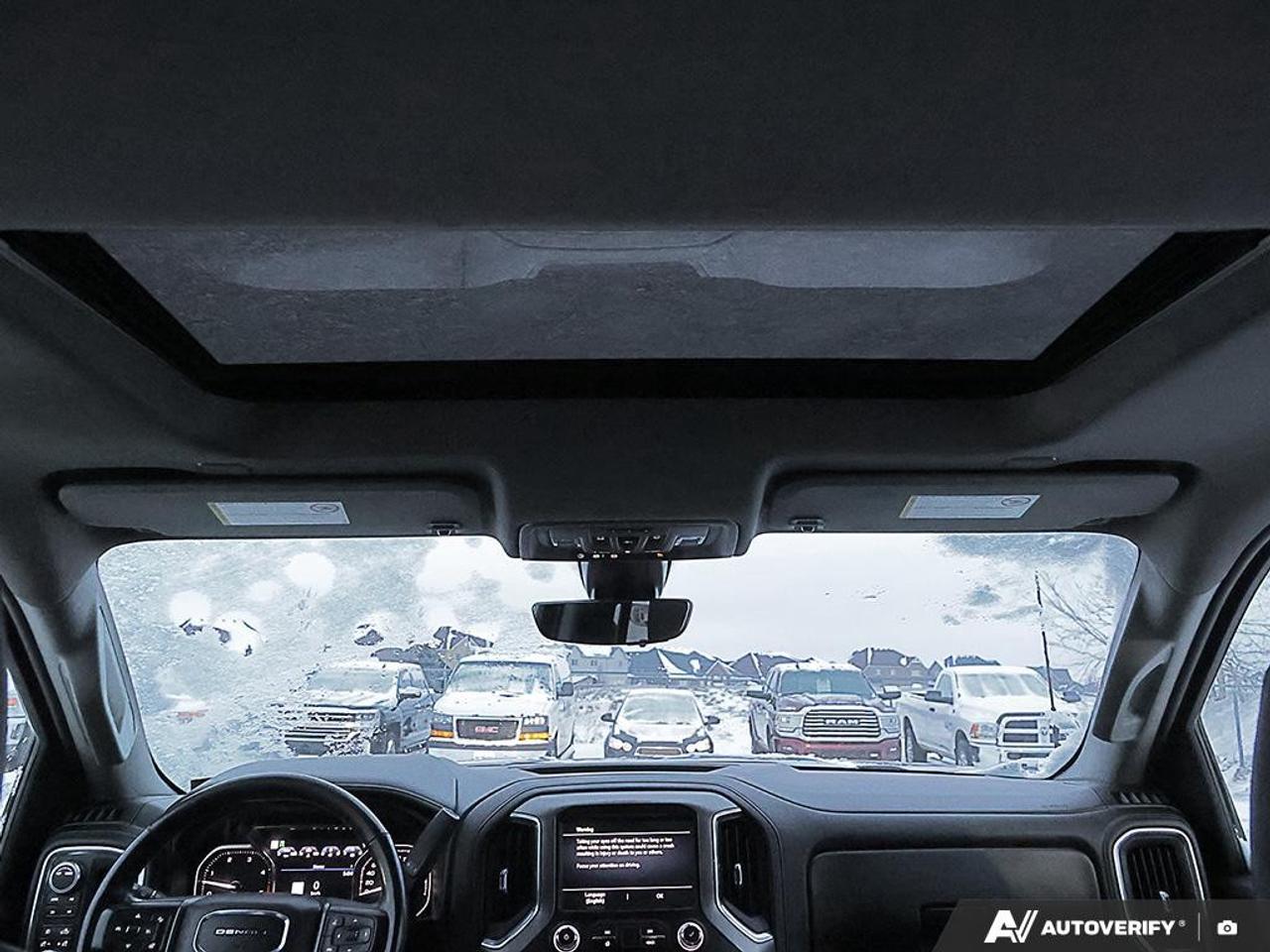 2021 GMC SIERRA 2500HD 4WD Crew Cab Standard Box Denali Photo