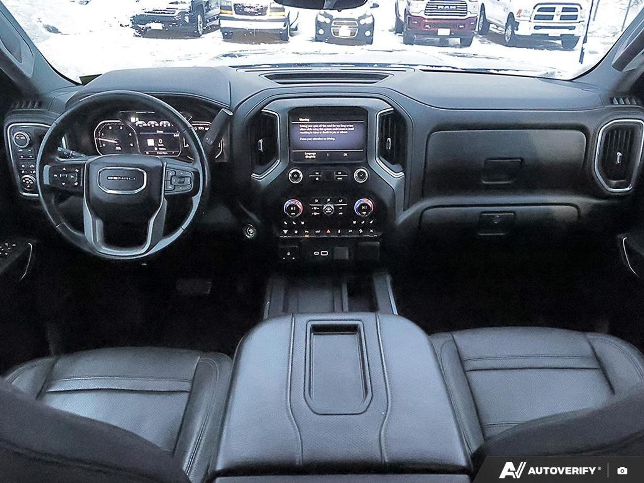 2021 GMC SIERRA 2500HD 4WD Crew Cab Standard Box Denali Photo