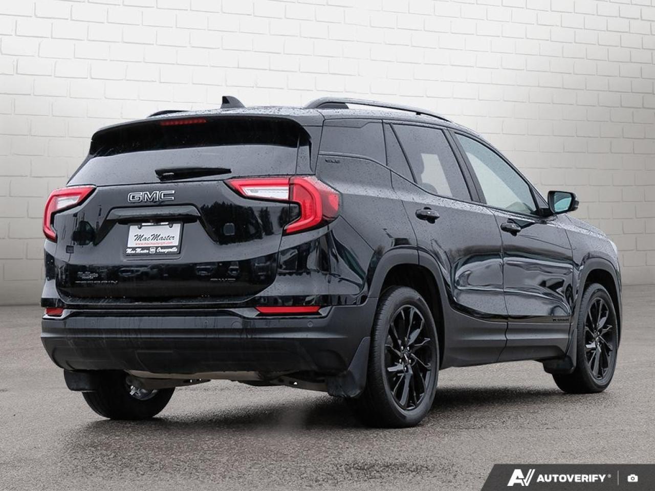 2023 GMC Terrain AWD SLE Photo