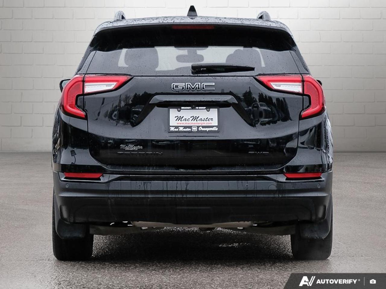 2023 GMC Terrain AWD SLE Photo3