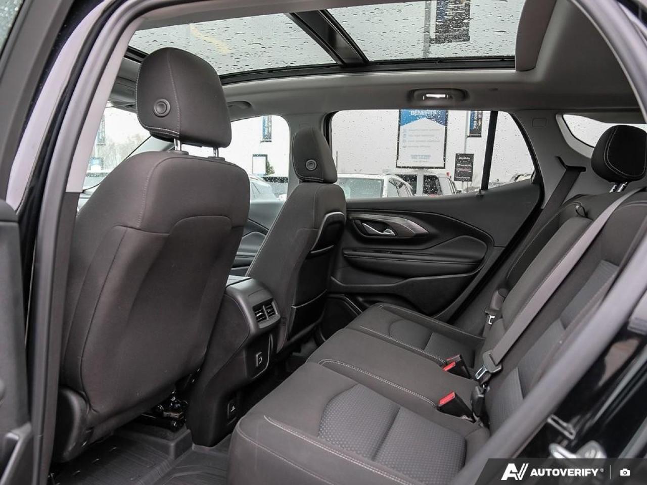 2023 GMC Terrain AWD SLE Photo