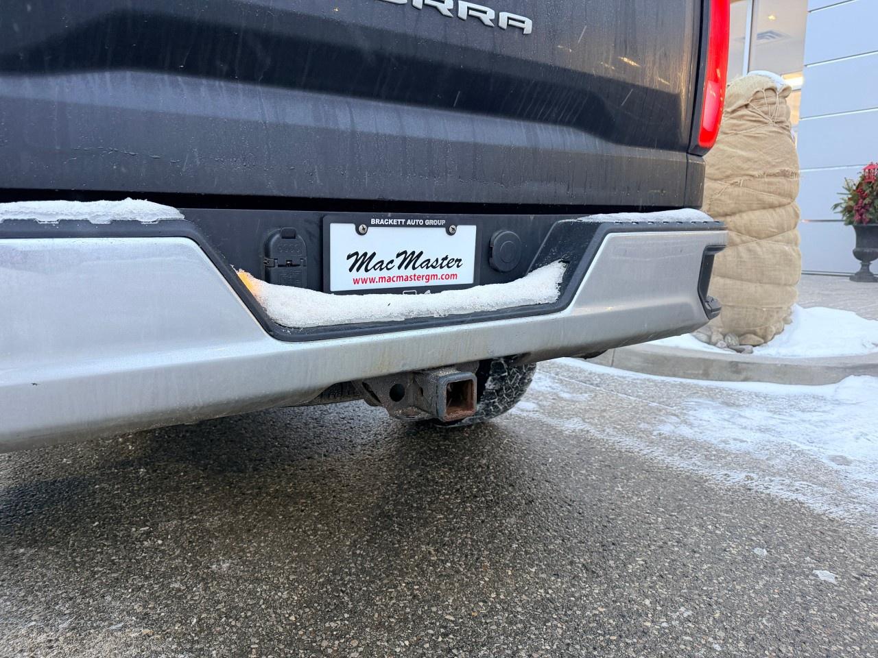 2022 GMC Sierra 1500 Limited Crew Cab Short Box 4-Wheel Drive Pro Photo4