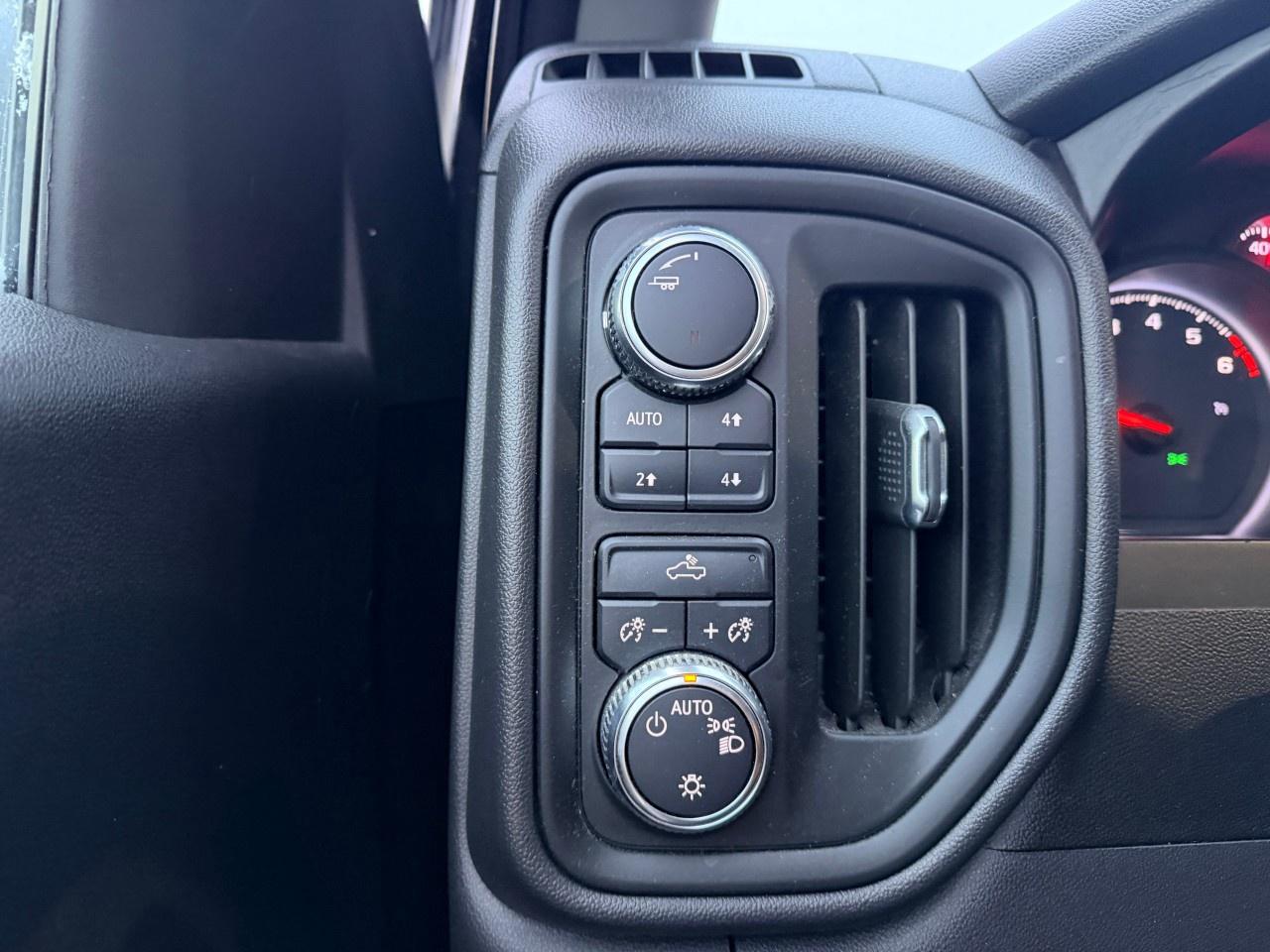 2022 GMC Sierra 1500 Limited Crew Cab Short Box 4-Wheel Drive Pro Photo