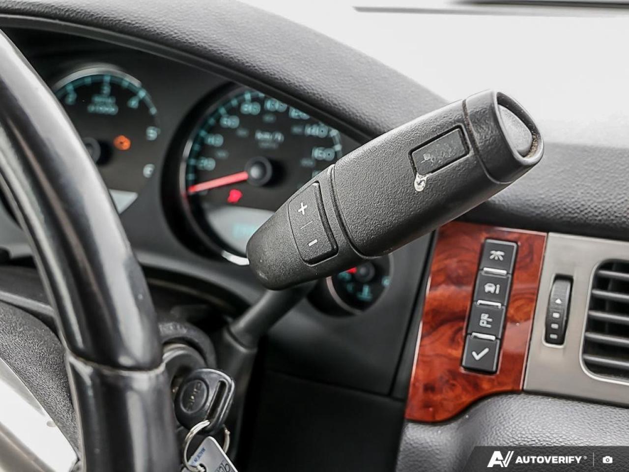 2009 GMC Sierra 1500 4WD CREW CAB SHORT BOX SLT Photo