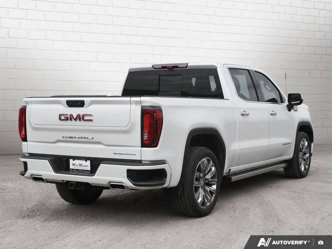 2023 GMC Sierra 1500 Crew Cab Short Box 4-Wheel Drive Denali Photo4