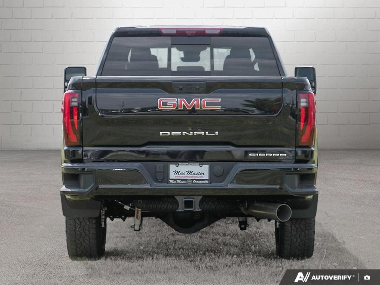 2025 GMC SIERRA 2500HD 4WD Crew Cab Standard Box Denali Photo