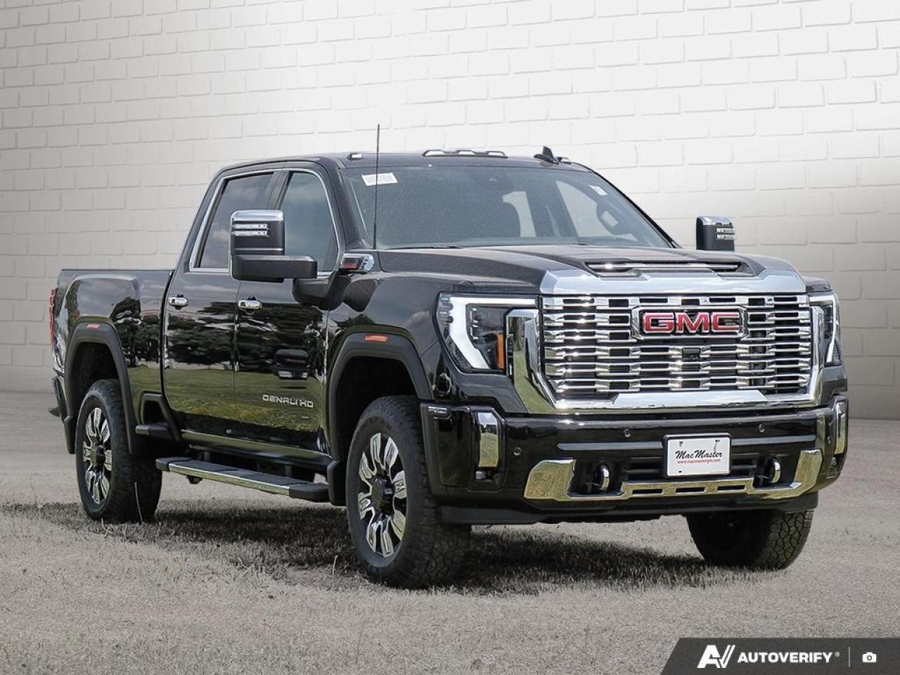 2025 GMC SIERRA 2500HD 4WD Crew Cab Standard Box Denali Photo