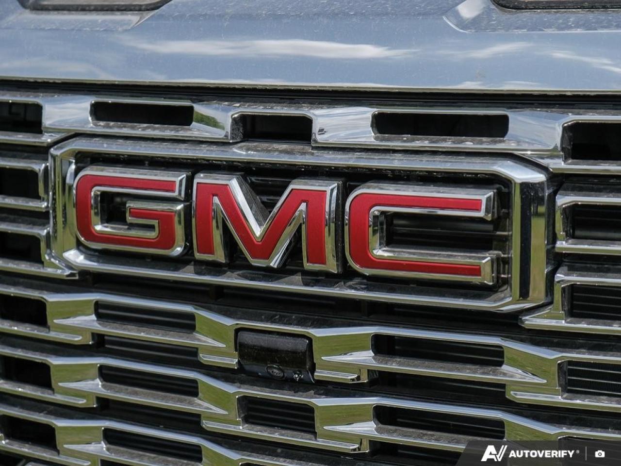 2025 GMC SIERRA 2500HD 4WD Crew Cab Standard Box Denali Photo