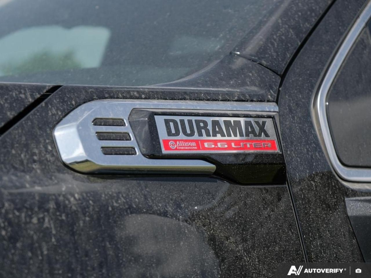 2025 GMC SIERRA 2500HD 4WD Crew Cab Standard Box Denali Photo