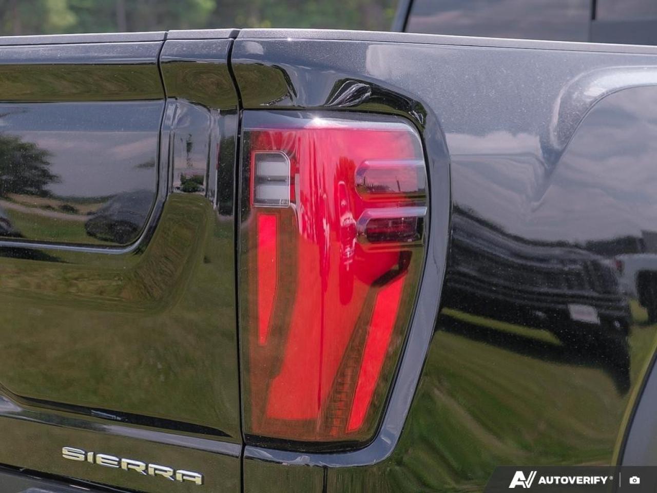 2025 GMC SIERRA 2500HD 4WD Crew Cab Standard Box Denali Photo