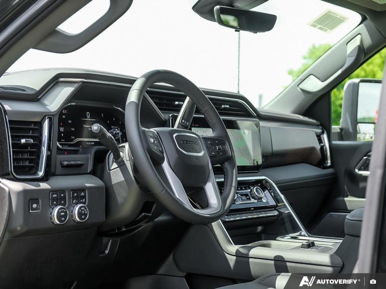 2025 GMC SIERRA 2500HD 4WD Crew Cab Standard Box Denali Photo