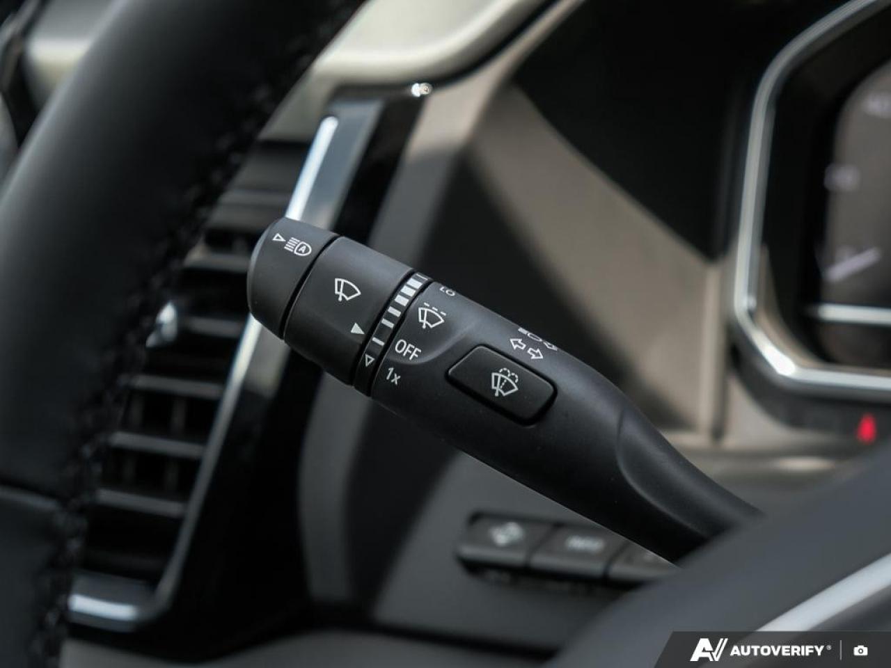 2025 GMC SIERRA 2500HD 4WD Crew Cab Standard Box Denali Photo