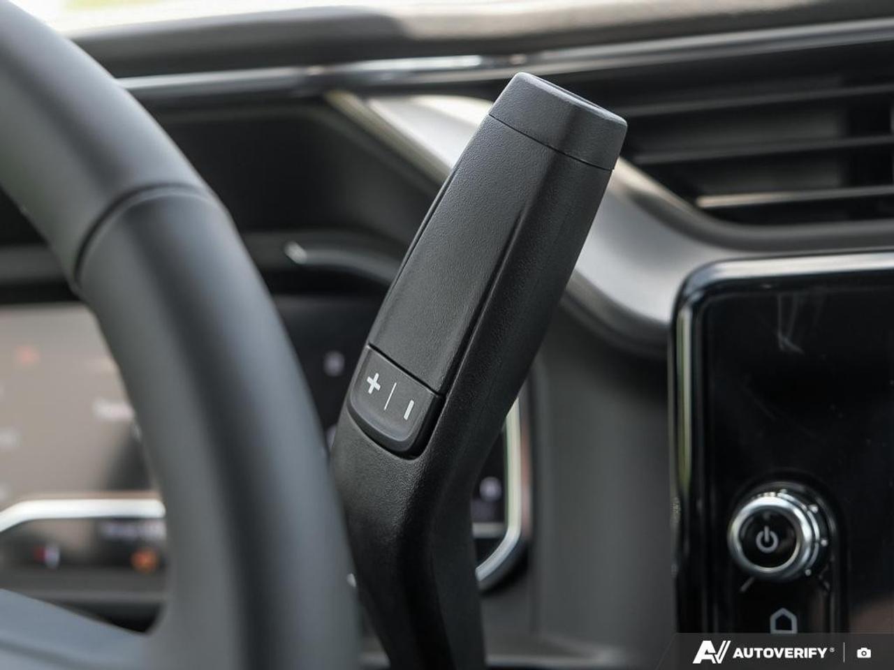 2025 GMC SIERRA 2500HD 4WD Crew Cab Standard Box Denali Photo