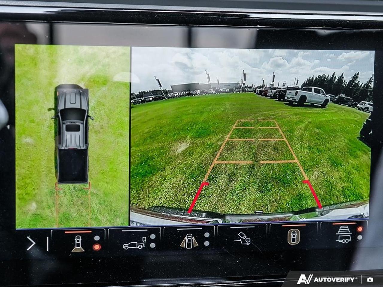 2025 GMC SIERRA 2500HD 4WD Crew Cab Standard Box Denali Photo