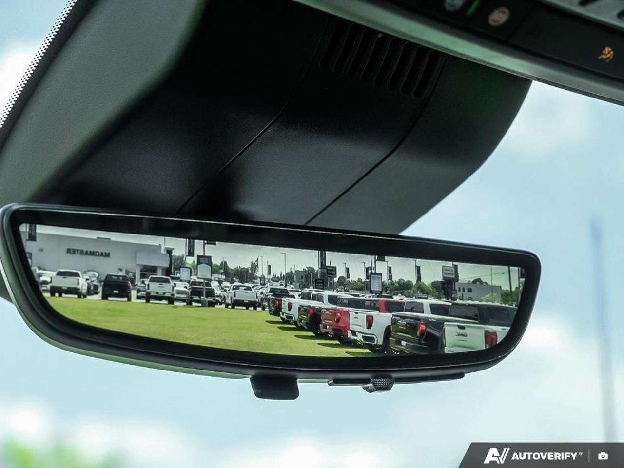 2025 GMC SIERRA 2500HD 4WD Crew Cab Standard Box Denali Photo