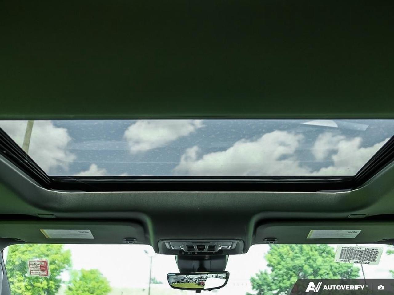 2025 GMC SIERRA 2500HD 4WD Crew Cab Standard Box Denali Photo