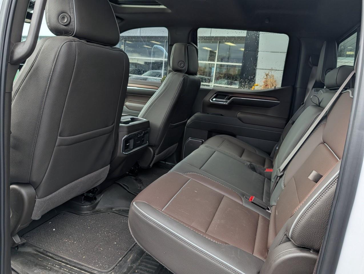 2025 GMC Sierra 1500 Crew Cab Short Box 4-Wheel Drive Denali Photo