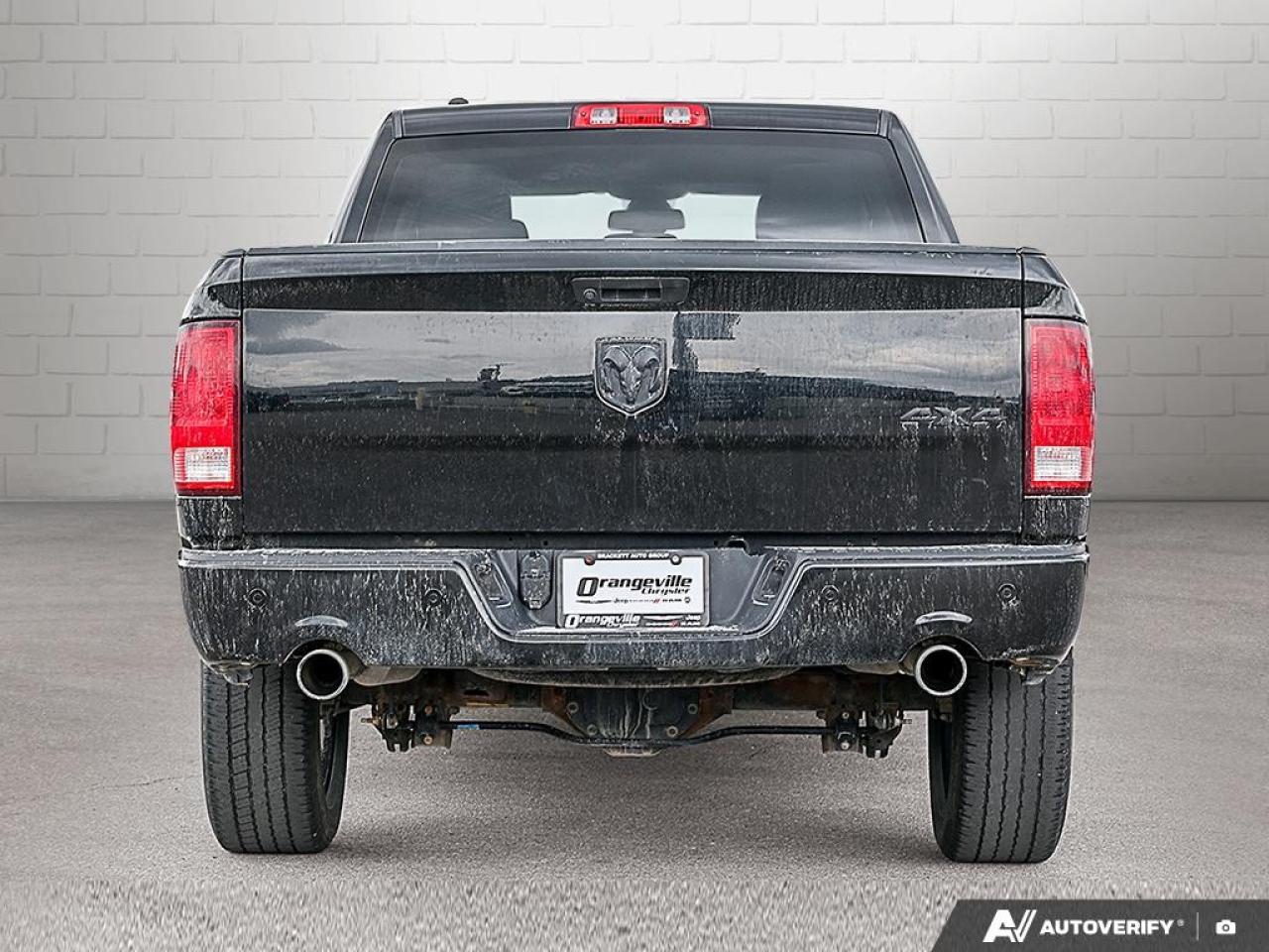 2022 RAM 1500 Classic SLT 4X4 CREW CAB 6'4" BOX Photo4