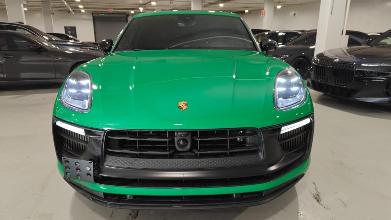 2025 Porsche Macan GTS 4dr All-Wheel Drive Photo3