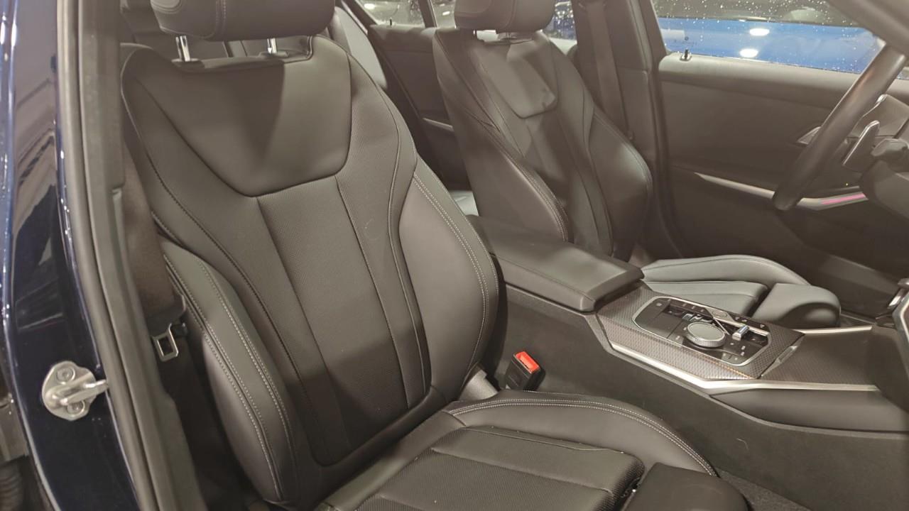 2024 BMW 330 i xDrive 4dr All-Wheel Drive Sedan Photo